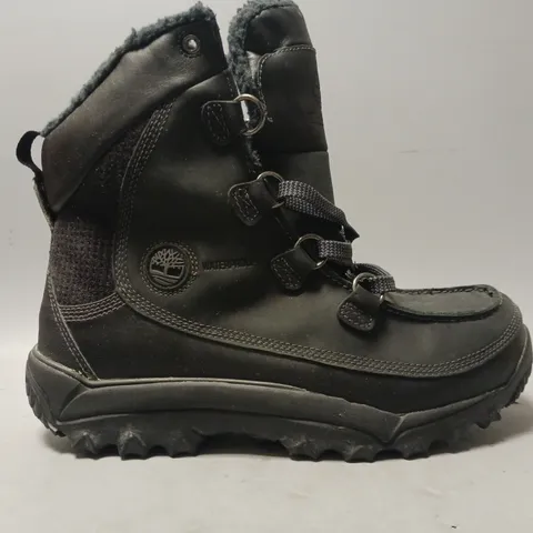 BOXED PAIR OF TIMBERLAND ANKLE BOOTS IN BLACK SIZE 11.5