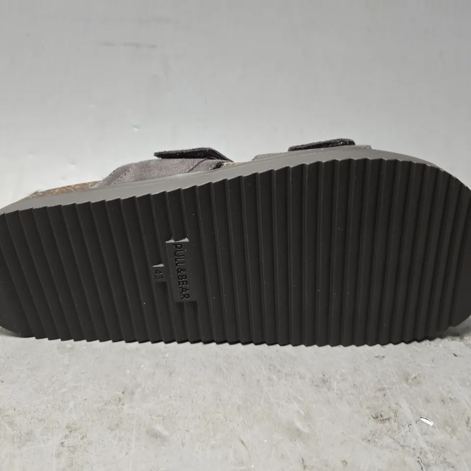 PULL AND BEAR SLIDERS IN GREY - SIZE UK 9 