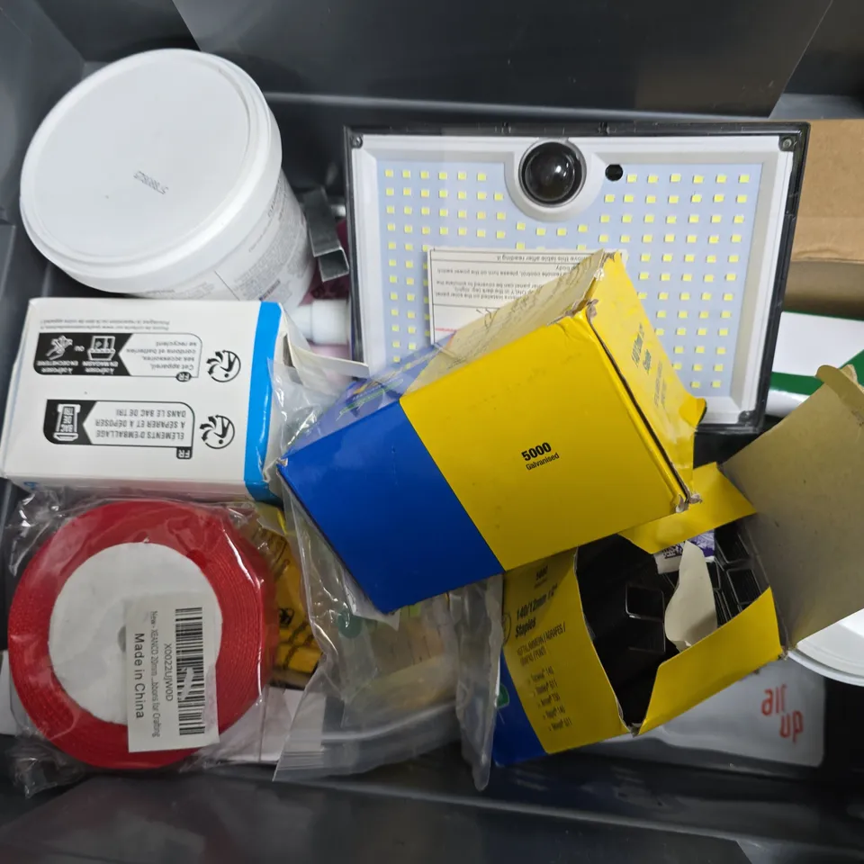 APPROXIMATELY 12 ASSORTED HOUSEHOLD ITEMS TO INCLUDE AIR UP PODS, TAC WISE STAPLES, WOOD FILLER, ETC