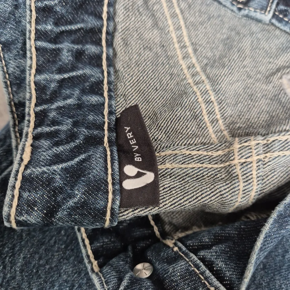 BY VERAY DENIM JEANS – BLUE, CLASSIC 5-POCKET STYLE