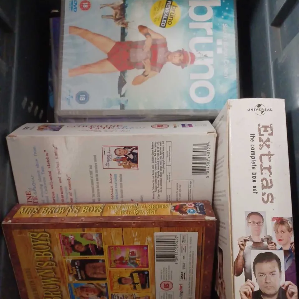 APPROXIMATELY 12 ASSORTED DVDS INCLUDE -BREAKING BAD , ROME , SOUTH PARK ETC