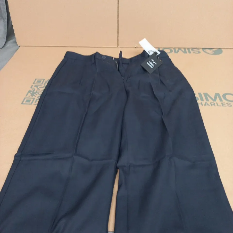 PERCIVAL NAVY LYOCELL PLEATED LEG TROUSERS – UK 32R