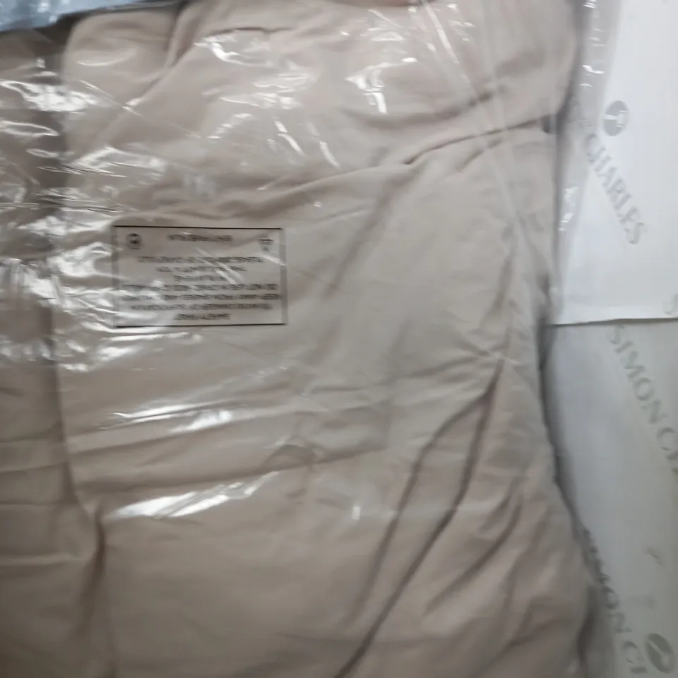 BOSTON BEDSPREAD THROW AND PILLOW SHAMS CHAMPAGNE  RRP £109.99