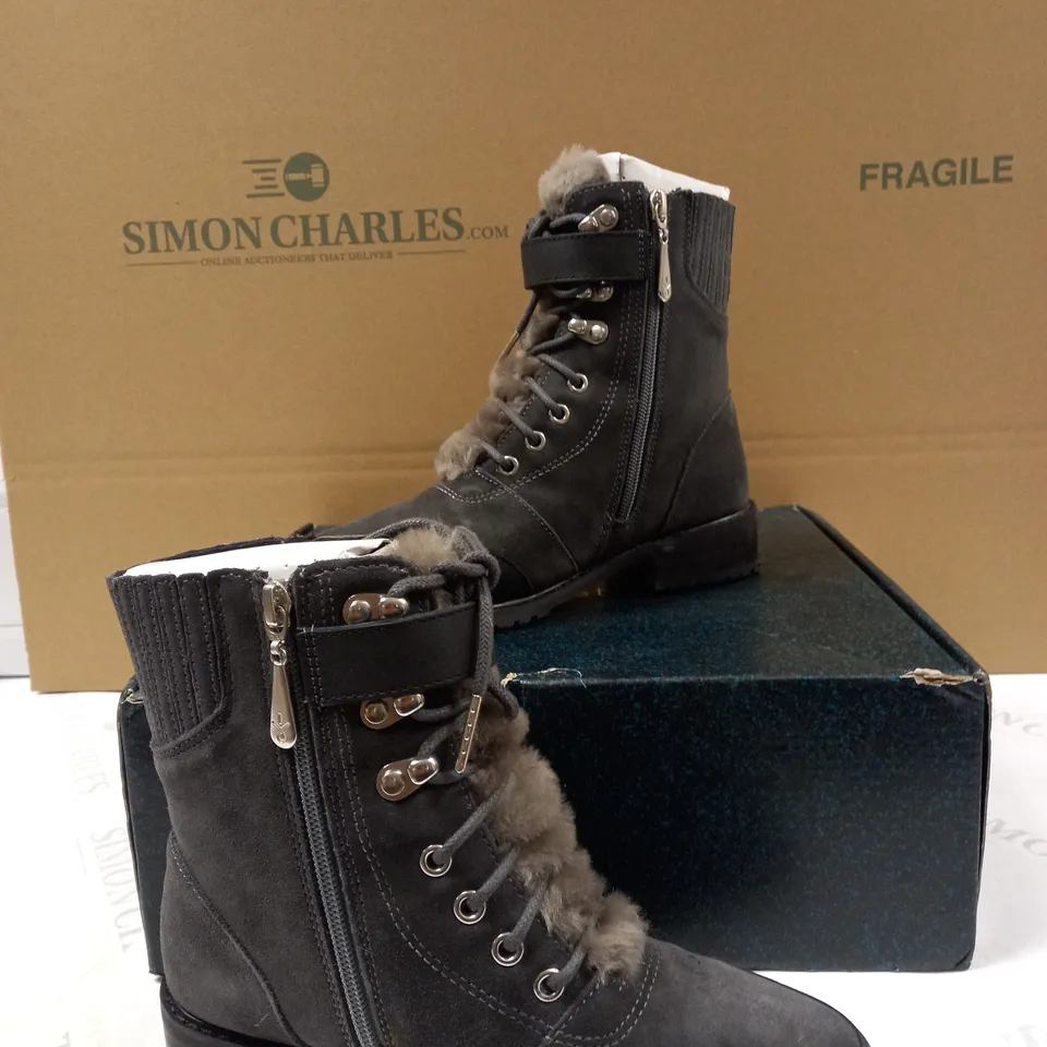 EMU EXPLORER SIZE 3 WALDRON MIX WATERPROOF LACE UP BOOT