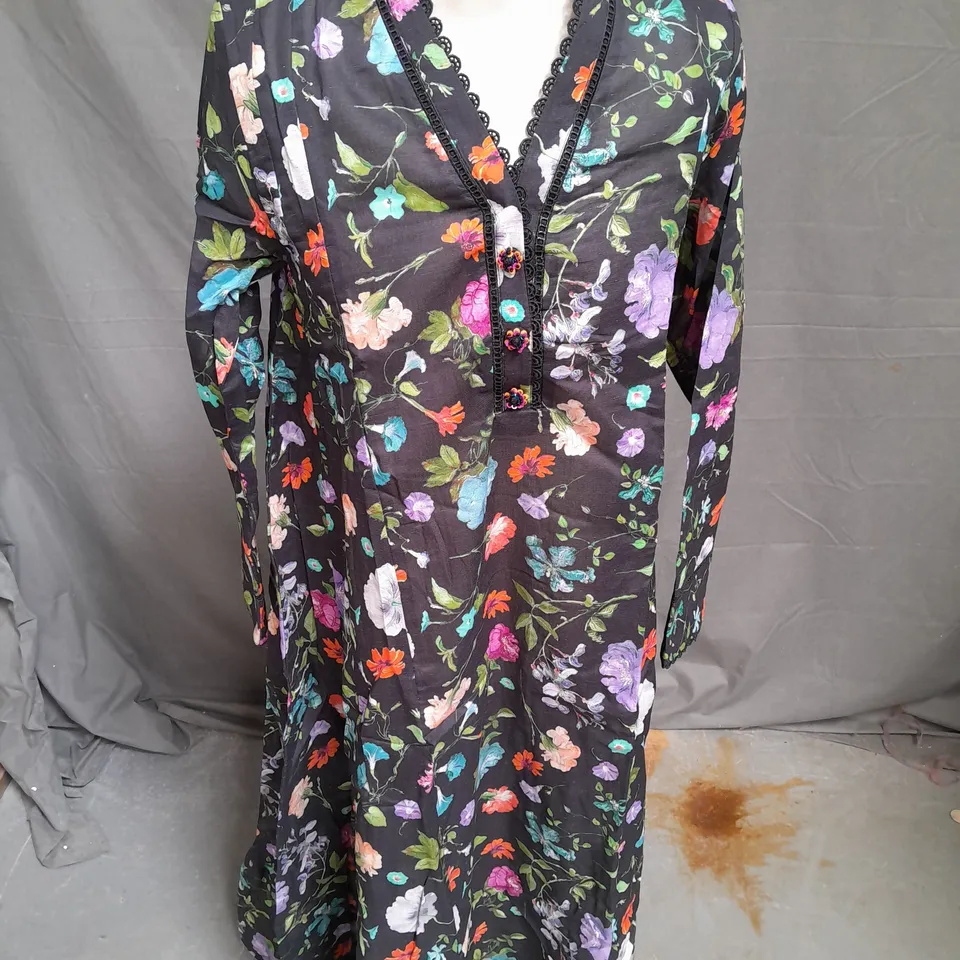ETHNIC DRESS IN BLACK FLORAL SIZE XS