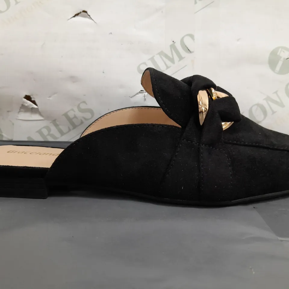 BOXED PAIR OF GRACELAND SLIP-ON SHOES IN BLACK EU SIZE 38