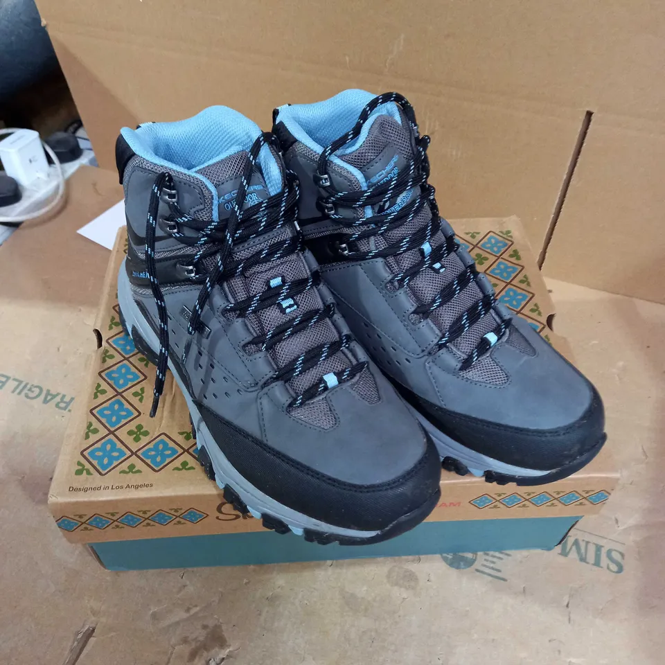 SKETCHERS MEMORY FOAM CHARCOAL BOOTS SIZE 7