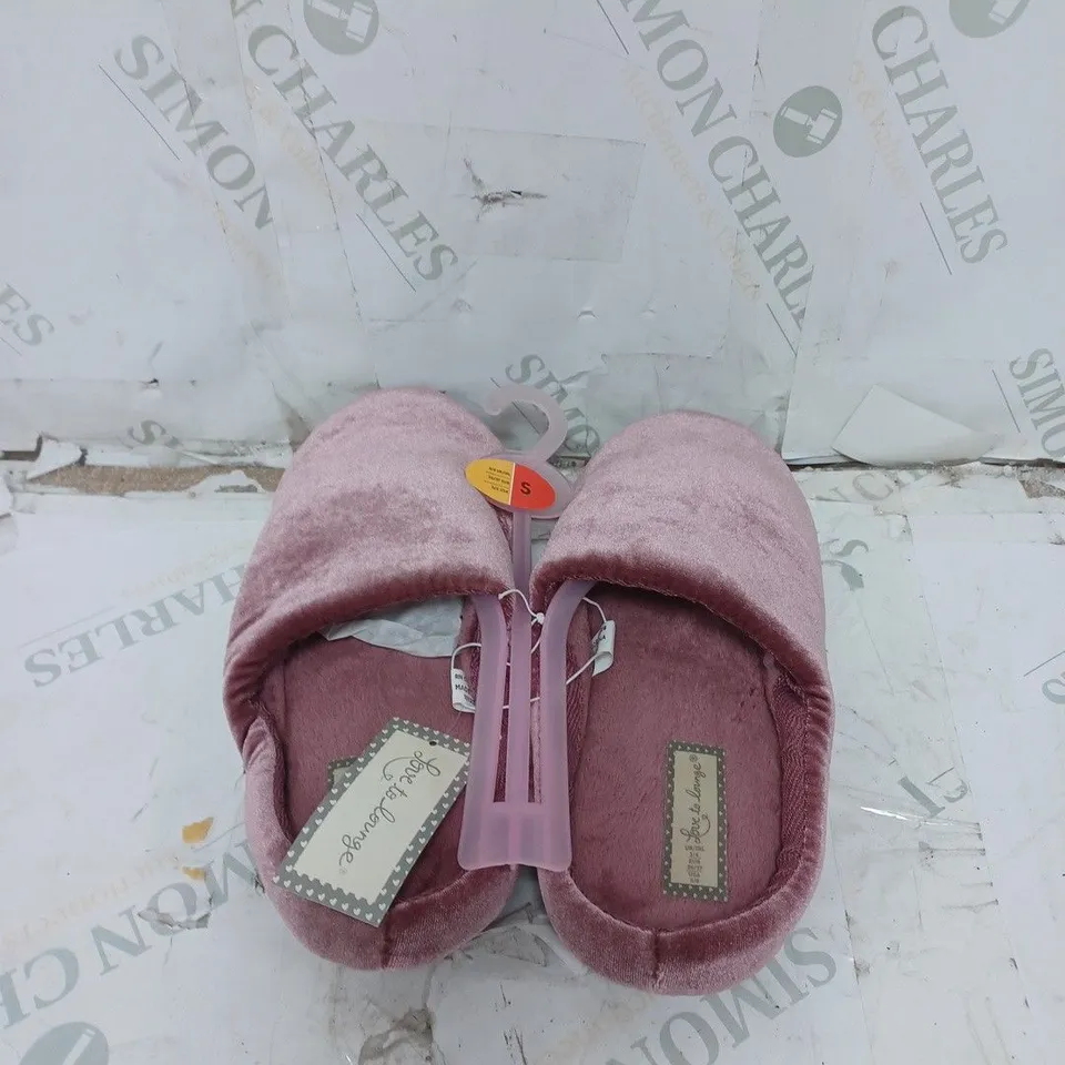 LOT OF 19 PAIRS OF LADIES SLIPPERS PURPLE 