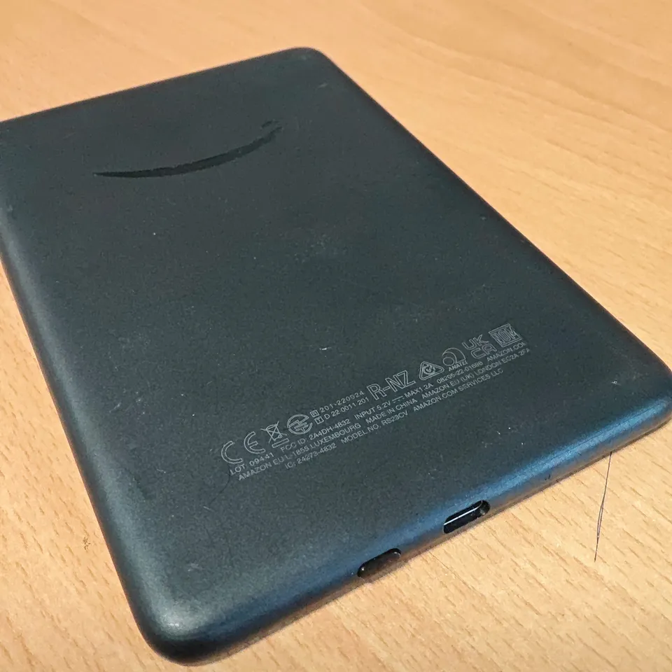 UNBOXED AMAZON KINDLE E-READER IN BLACK - RS23CV