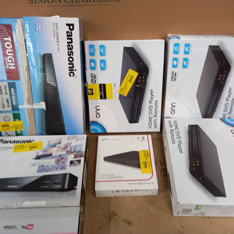 LOT OF 6 ASSORTED DVD AND BLU-RAY PLAYERS