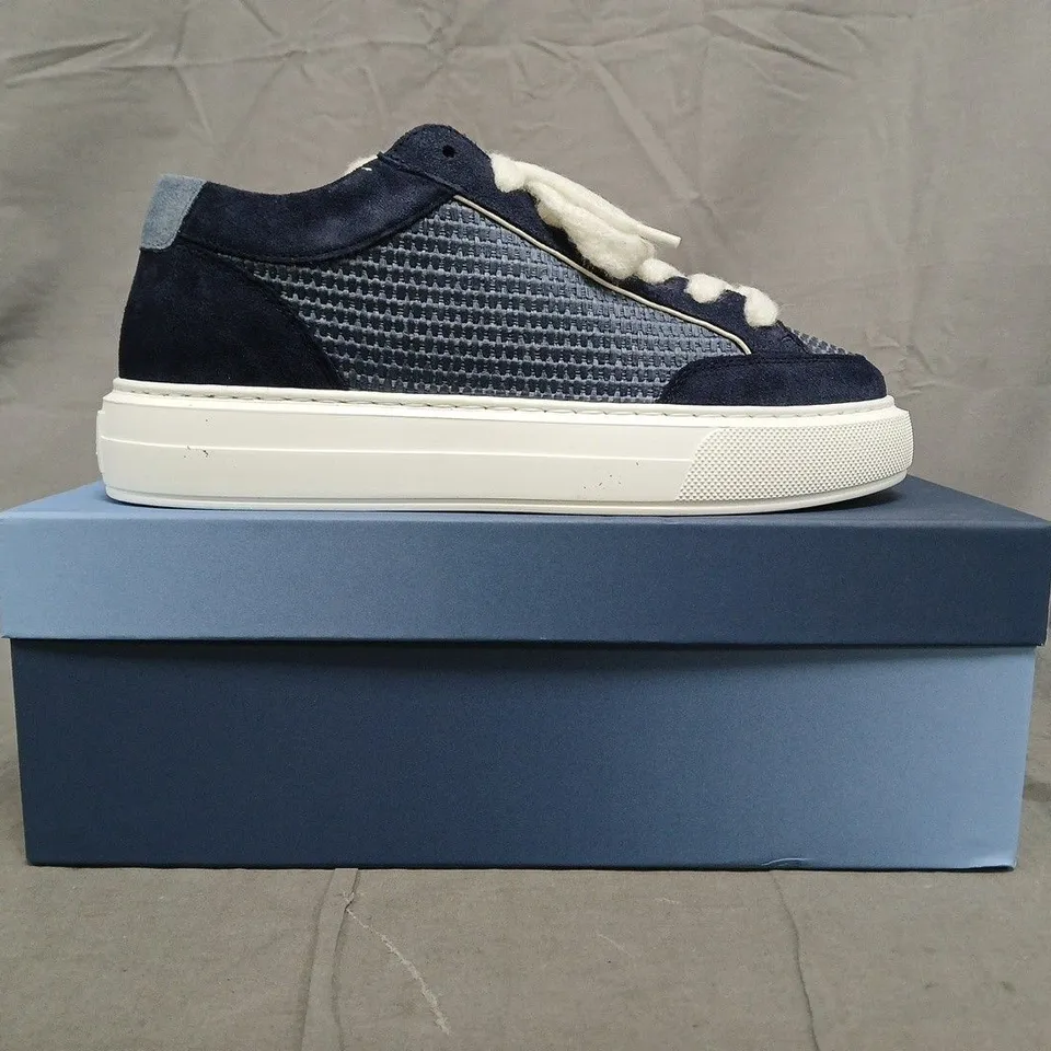 BOXED PAIR OF CLEENS LUXOR TRAINERS IN CAPRI SIZE UK 9