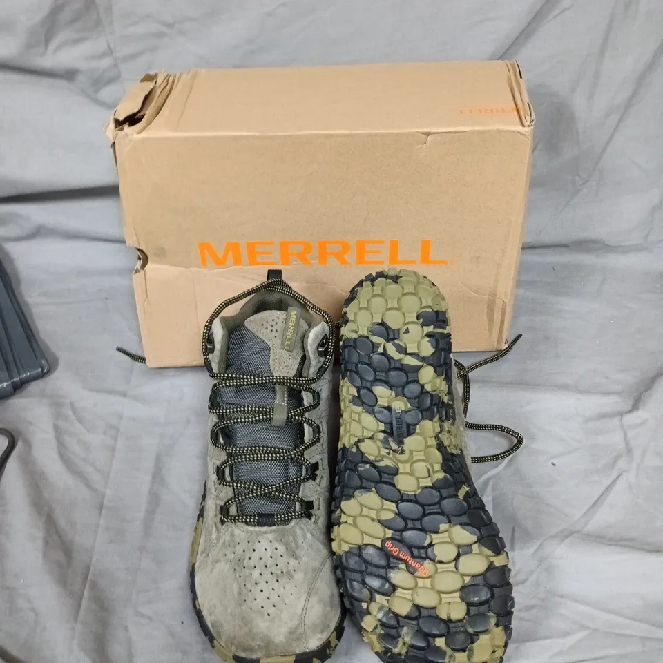 MERRELL HIKING SHOES - GREY/OLIVE - UK 8.5