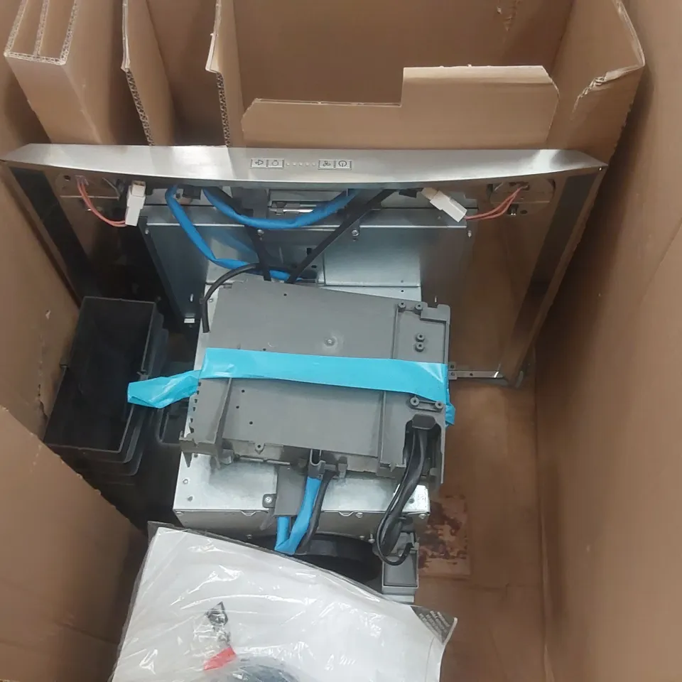 BOXED HOTPOINT HHC6.7AB COOKER HOOD