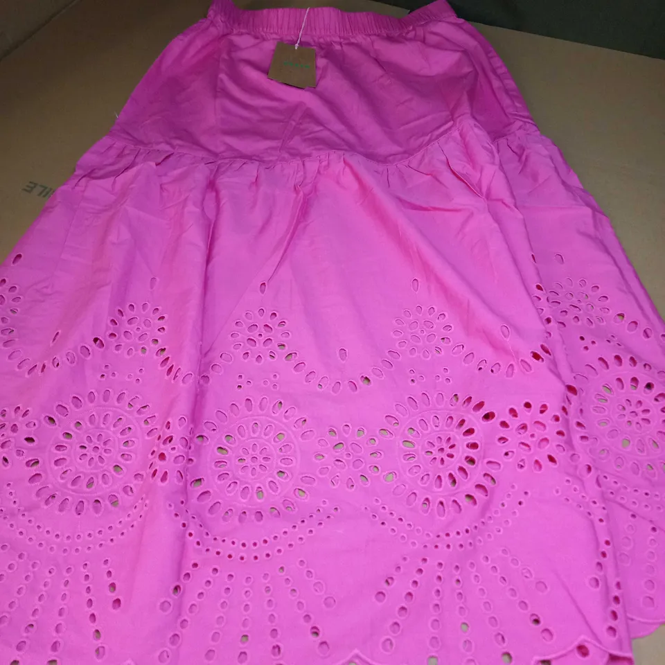 BODEN FULL BRODERIC SKIRT IN PINK - SIZE UK 8