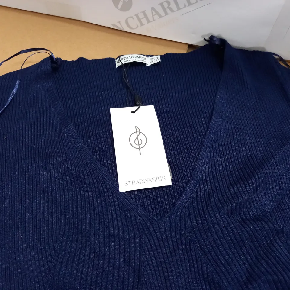 STRADIVARIUS V-NECK LONG SLEEVE TOP - EUR M
