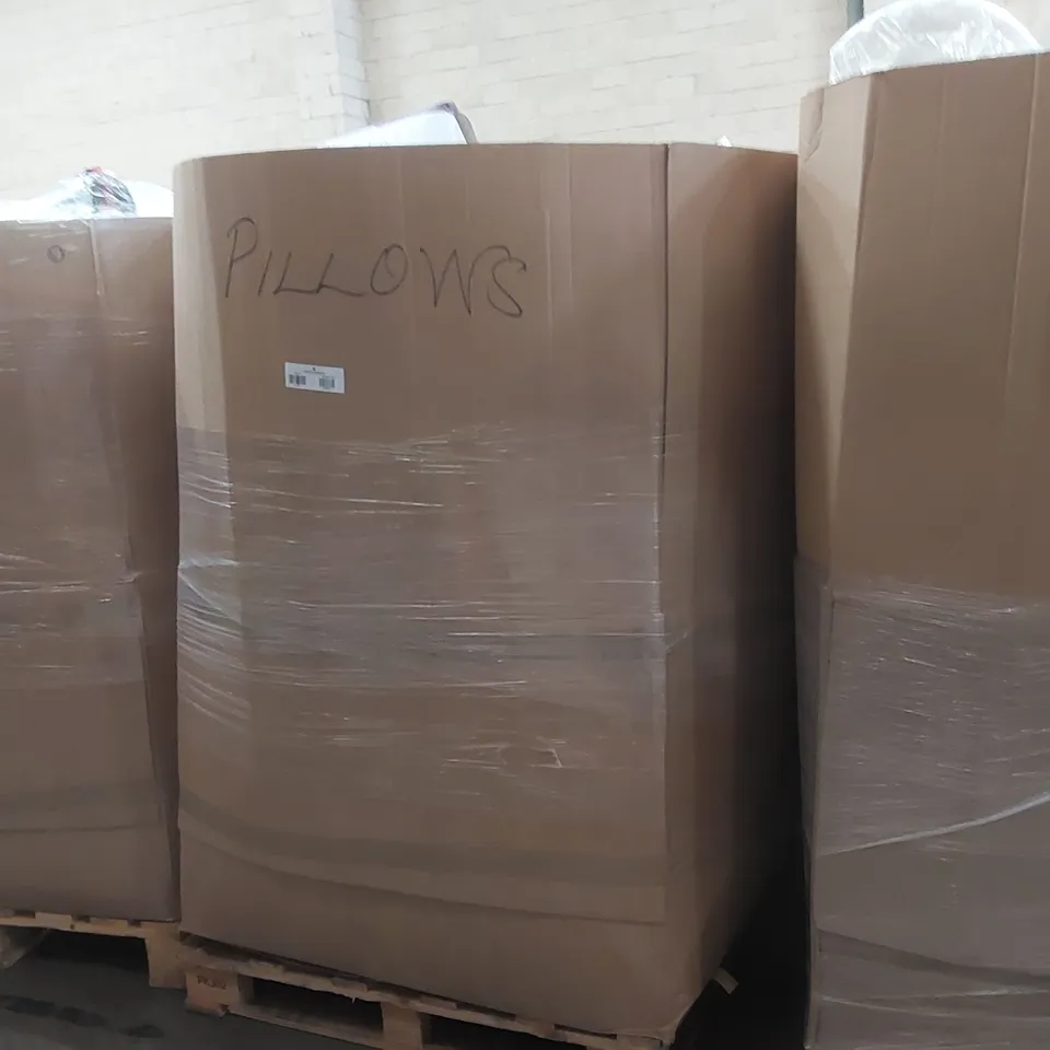 PALLET TO CONTAIN A LARGE ASSORTMENT OF PILLOWS, CUSHIONS AND RELATED PRODUCTS 