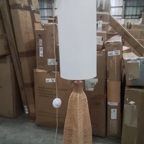 140CM TRADITIONAL FLOOR LAMP BULB INCLUDED