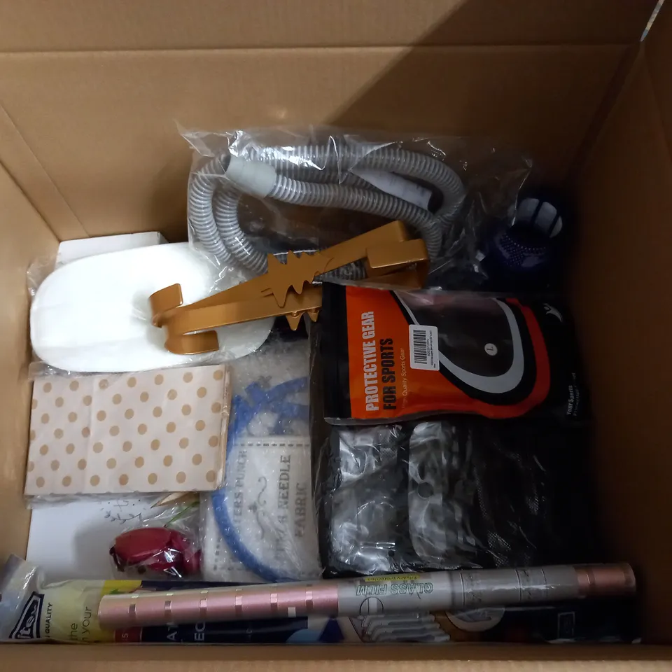 LARGE QUANTITY OF ASSORTED HOUSEHOLD ITEMS TO INCLUDE MINI SPEED DOME CAMERA, KIDS LIFE JACKET AND SAMSUNG WATER FILTER