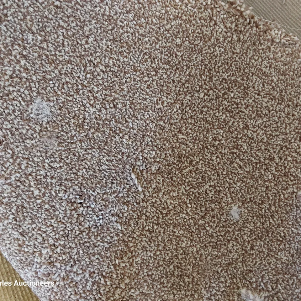 ROLL OF QUALITY HEARTLANDS ULTRA FLADBURY CARPET APPROXIMATELY 4M × 5.5M