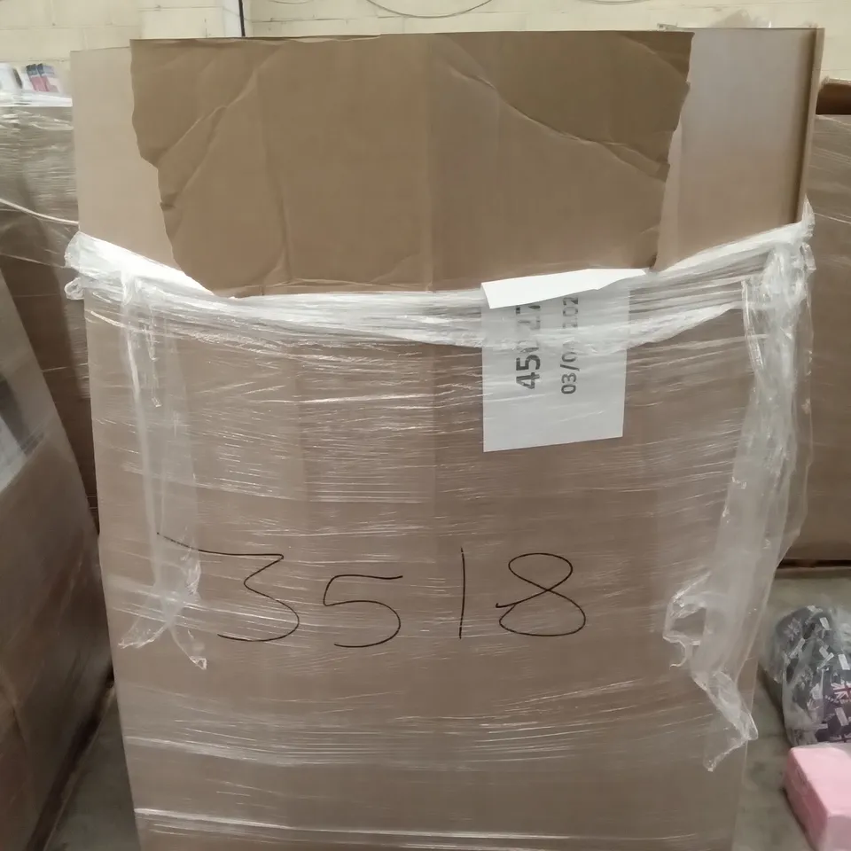 PALLET OF ASSORTED ITEMS INCLUDING NEOALLY 5 IN 1 LIFTING HARNESS, PET BEDS, NECK PILLOW, PET CARRIER 
