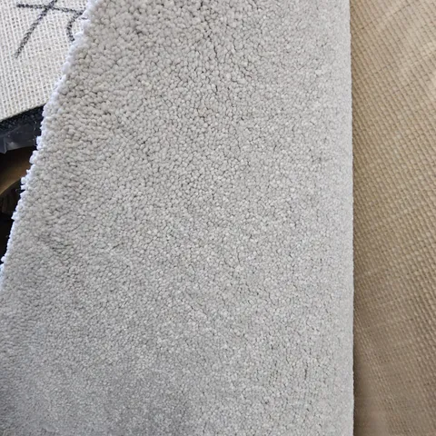 ROLL OF QUALITY ULTIMATE IMPRESSIONS SILKEN CARPET APPROXIMATELY 5M × 6.7M