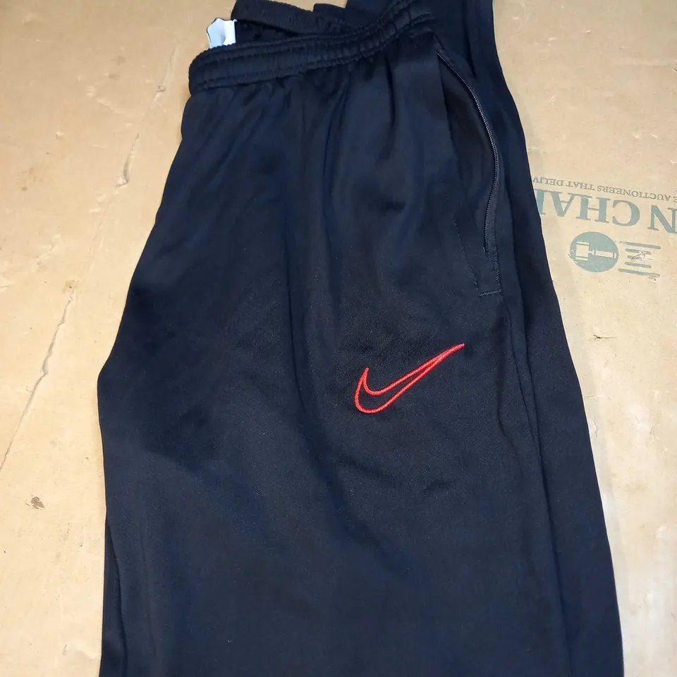 NIKE LOGO JOGGING BOTTOMS SIZE M