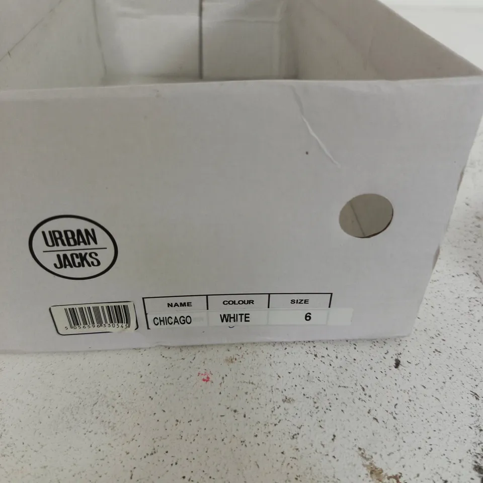 URBAN JACKS CHICAGO WHITE TRAINERS – UK 6