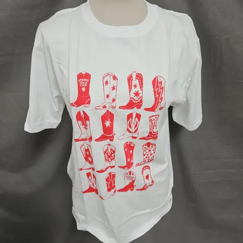STRONG GIRLS CLUB COWBOY BOOT TEE IN WHITE SIZE S