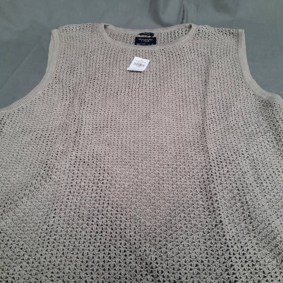 ABERCROMBIE & FITCH CROPPED STRETCH VEST - XL