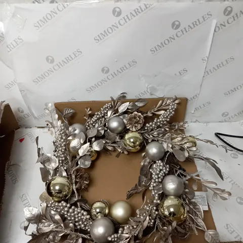 CHAMPAGNE AND GOLD PRE-LIT FESTIVE WREATH