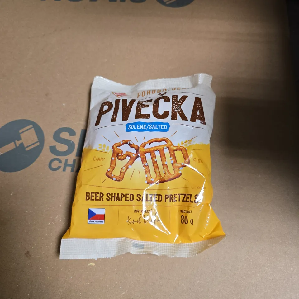 APPROXIMATELY 12 ASSORTED FOOD ITEMS INCLUDING PUKKA HERBAL TEA AND BEER SHAPED SALTED PRETZELS 