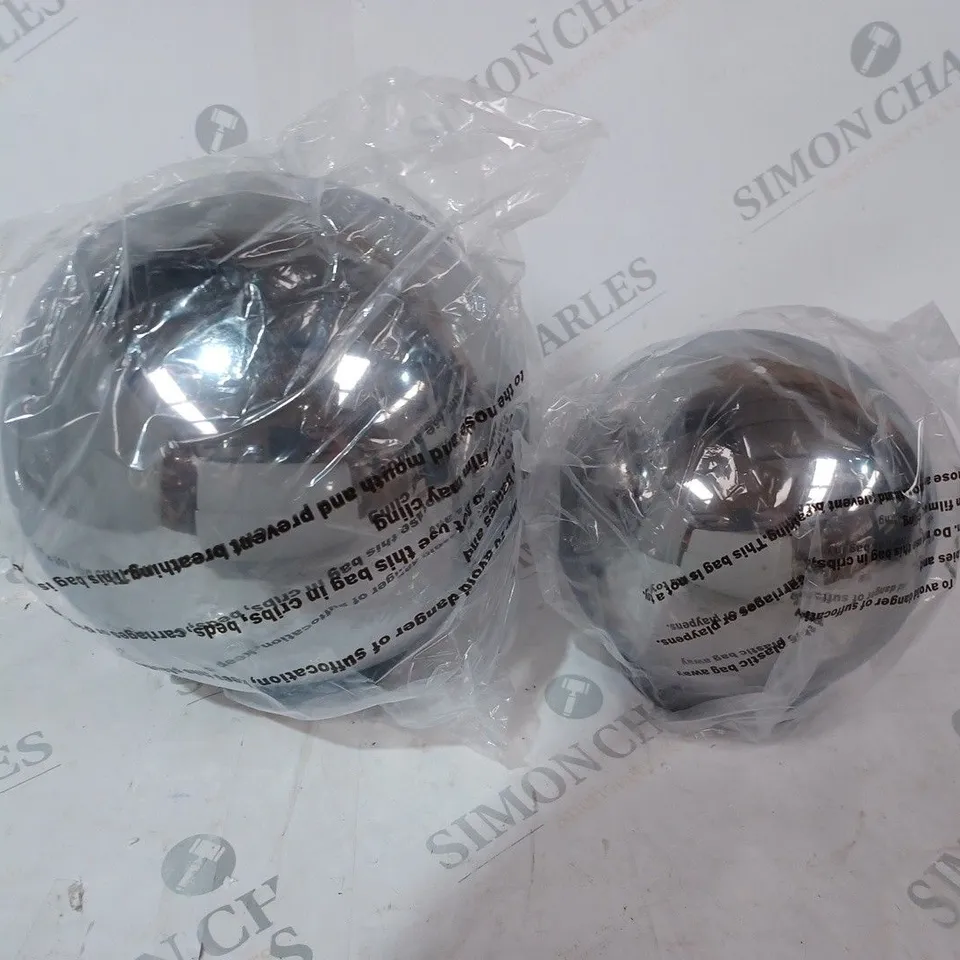 BOXED KELLY HOPPEN SET OF 2 INDOOR OUTDOOR PRELIT GLASS DECOR, REFLECTIVE ORBS