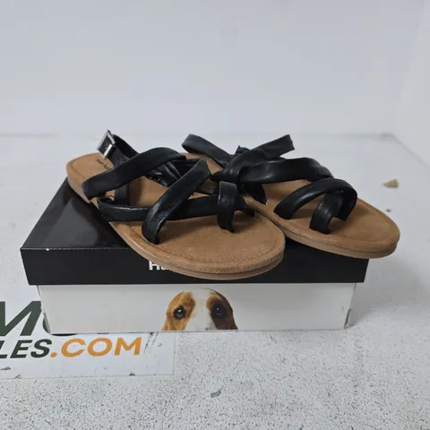HUSH PUPPIES WOMEN'S STRAPPY SANDALS – BLACK STRAPS, TAN FOOTBED UK 6 BOXED