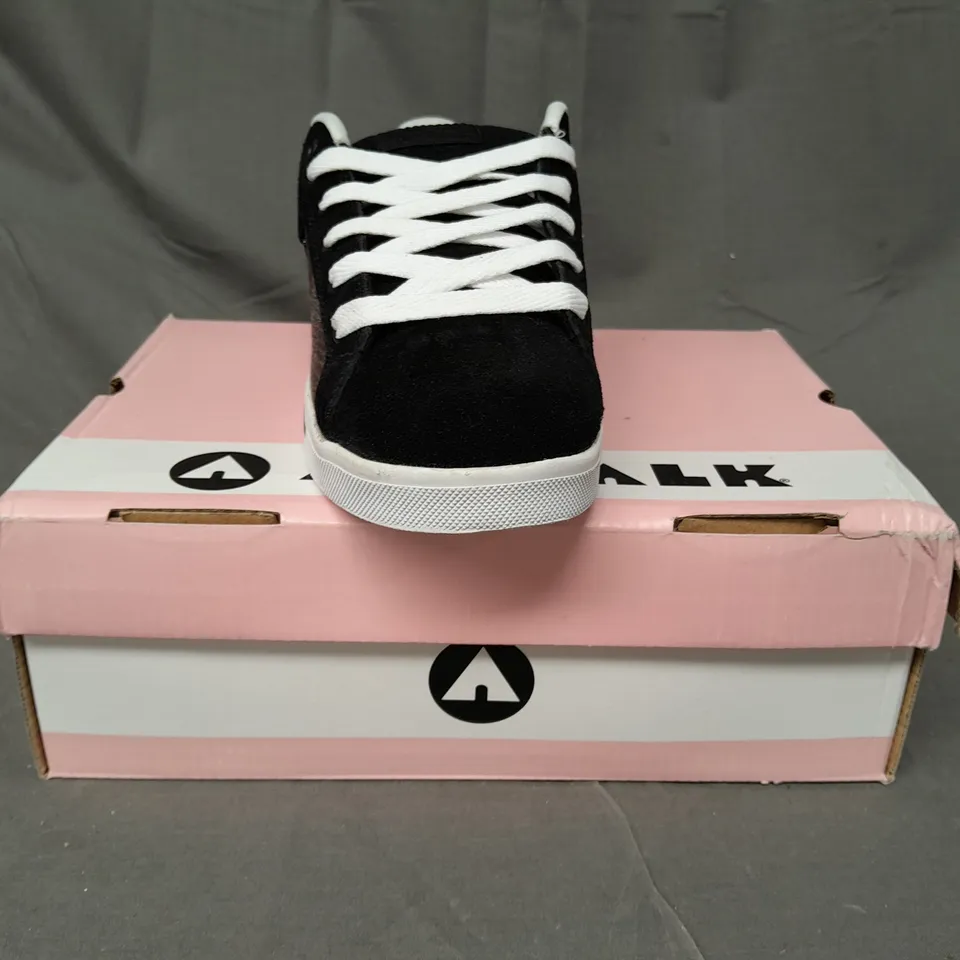 BOX OF APPROXIMATELY 10 BOXED PAIRS OF AIR WALK TRAINERS IN BLACK/PLAID/WHITE - VARIOUS SIZES