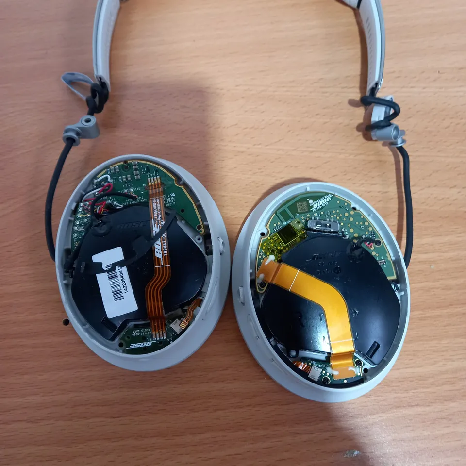 BOSE NOISE CANCELLING QUIETCOMFORT 45 HEADPHONES