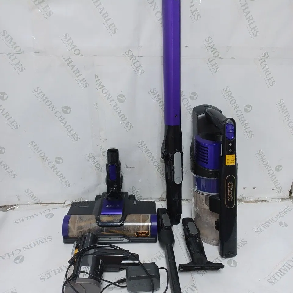 SHARK ANTI HAIR WRAP CORDLESS PET VACUUM CLEANER IZ202UKT