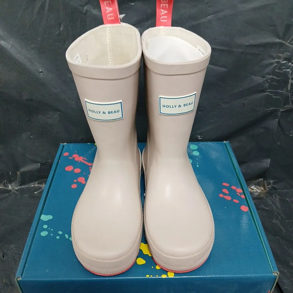 BOXED PAIR OF HOLLY AND BEAU CAMEL RAIN BOOTS - UK SIZE 11 - KIDS 