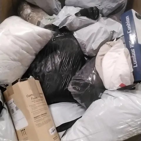 A PALLET CONTAINING A LARGE QUANTITY OF PILLOWS WHICH INCLUDE MEMORY FOAM LUMBAR PILLOWS AND SIMILAR PRODUCTS ETC