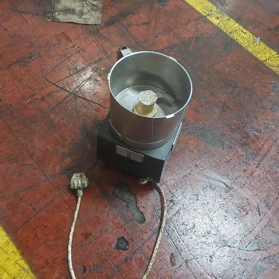 ROBOT COUPE R301 ULTRA COMMERCIAL FOOD PROCESSOR