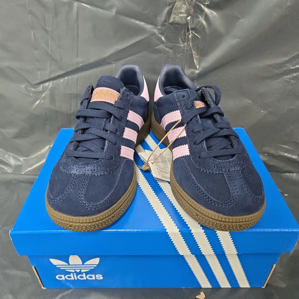 BOXED PAIR OF ADIDAS HANDBALL SPEZIAL SHOES KIDS IN NAVY/PINK - UK 11K