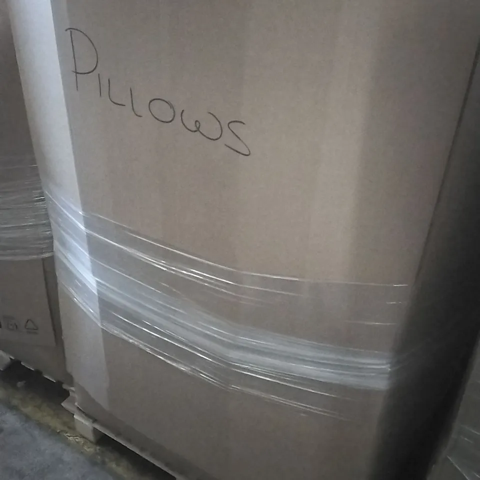 A PALLET CONTAINING A LARGE QUANTITY OF ASSORTED PILLOWS WHICH INCLUDE; DREAMZEE, MEMORY FOAM ETC