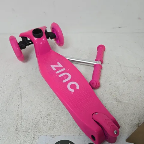 ZINC 3 WHEELED LIGHT UP STAR SCOOTER