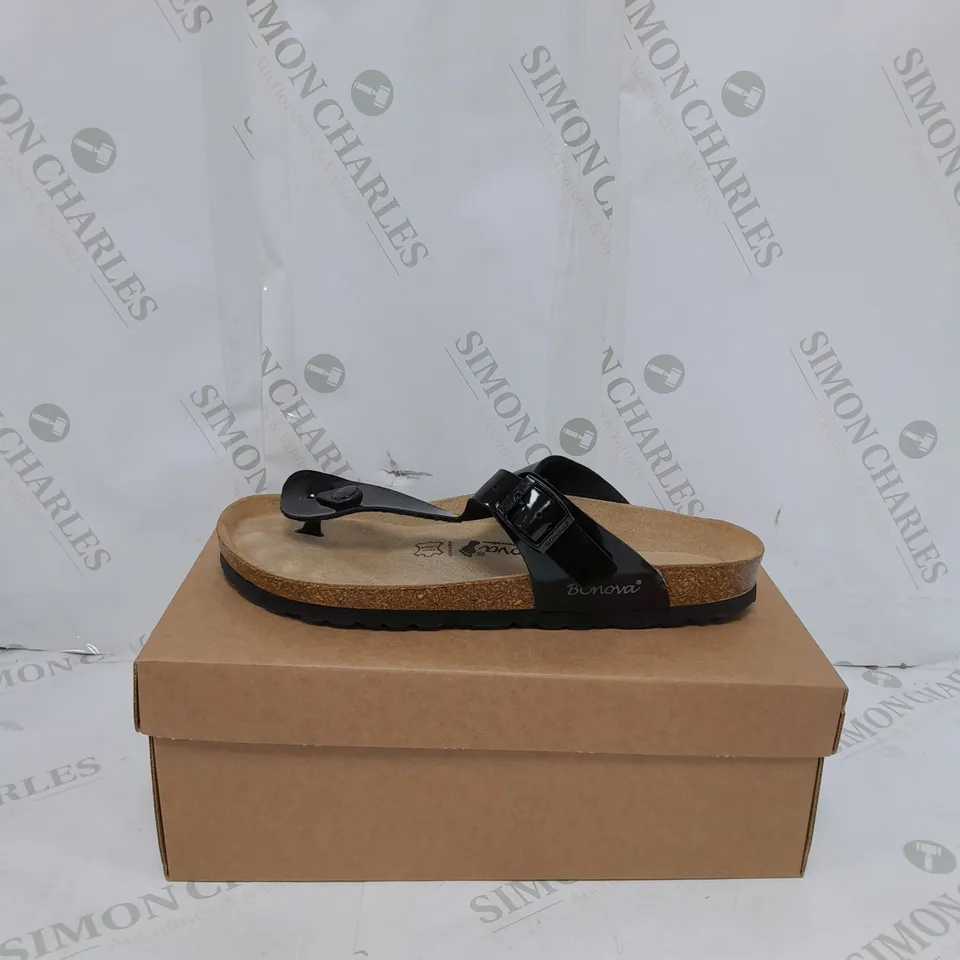 BONOVA BLACK SANDALS SIZE 7