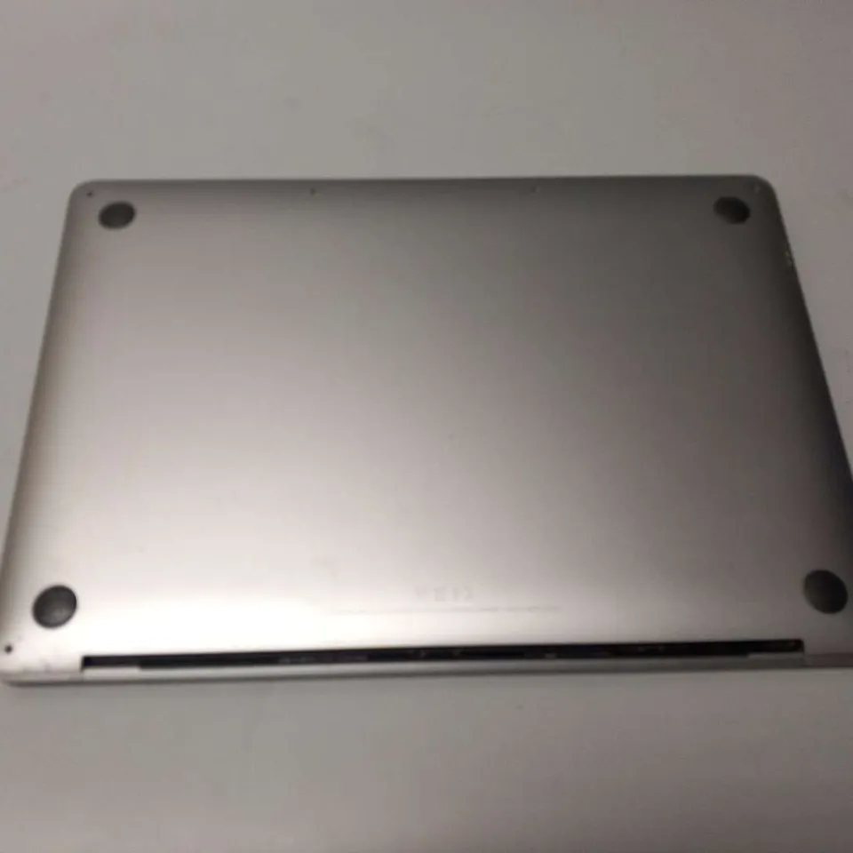 APPLE MACBOOK PRO - A2159