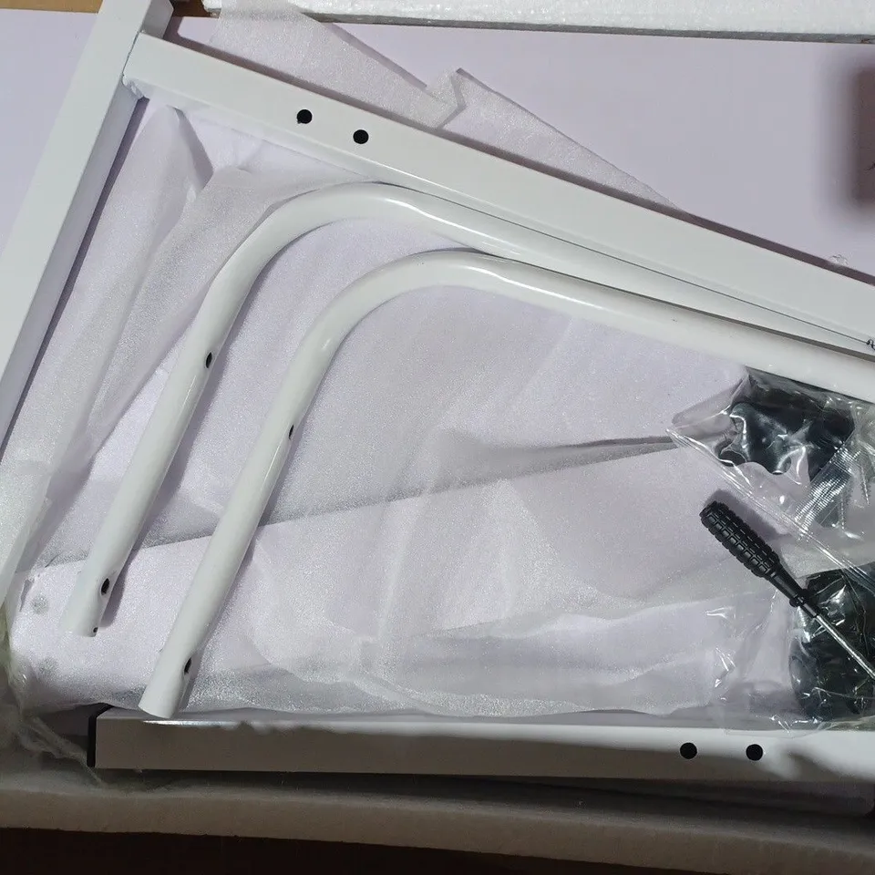 BOXED UNBRANDED WHEELED DESK