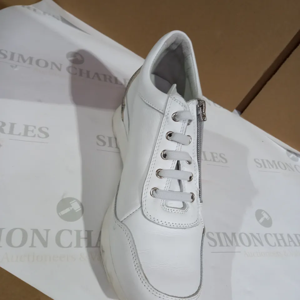 RUTH LANGSFORD WEDGE TRAINER - SILVER -SIZE 7 