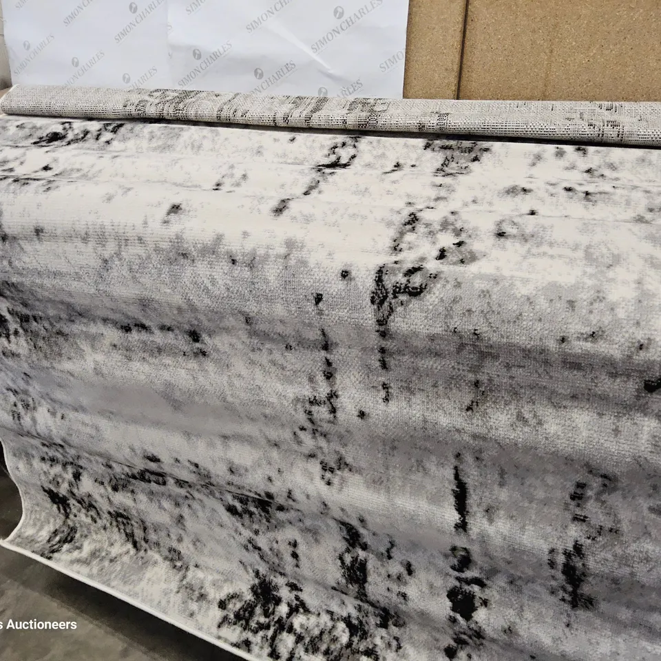 HOHMAN GREY BLACK WHITE RUG - 150 X 190CM