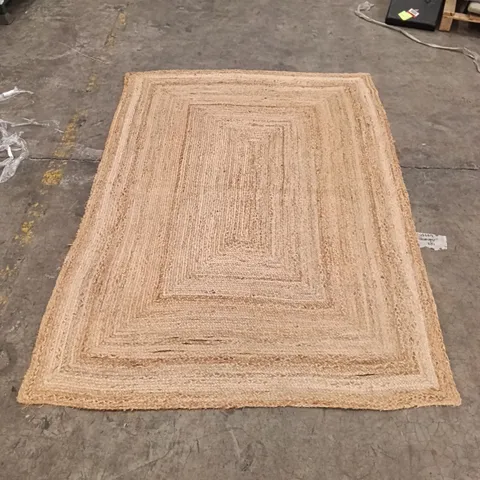 QUALITY DESIGNER AREA RUG - APPROXIMATELY 239CM X 164CM