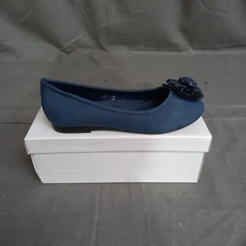 BOX OF 12 PAIRS OF SCINTILLA GIRLS BALLET FLAT SHOES IN NAVY - VARIOUS SIZES