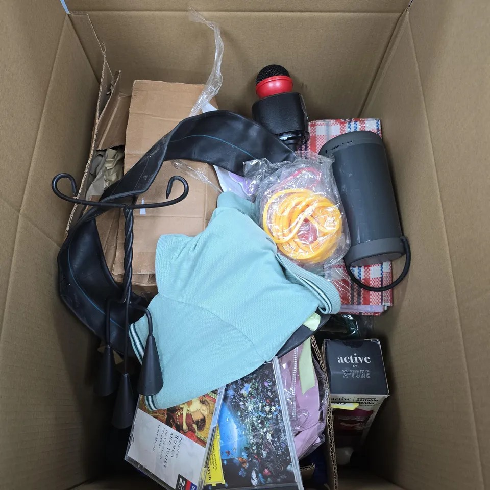 BOX OF APPROXIMATELY 15 ASSORTED ITEMS INCLUDING GEL PENS, ACTIVE BY X-TONE RECHARGEABLE PORTABLE BLENDER AND IJOY AURORA SPEAKER